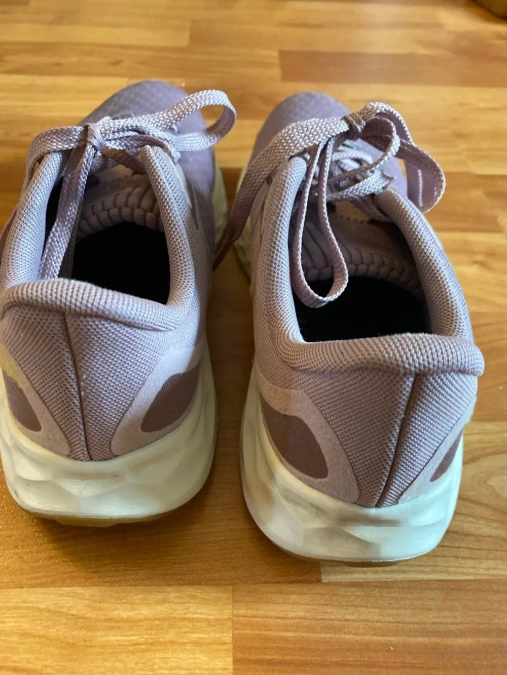 New Balance Women’s Lavender Arishi Running Sneakers